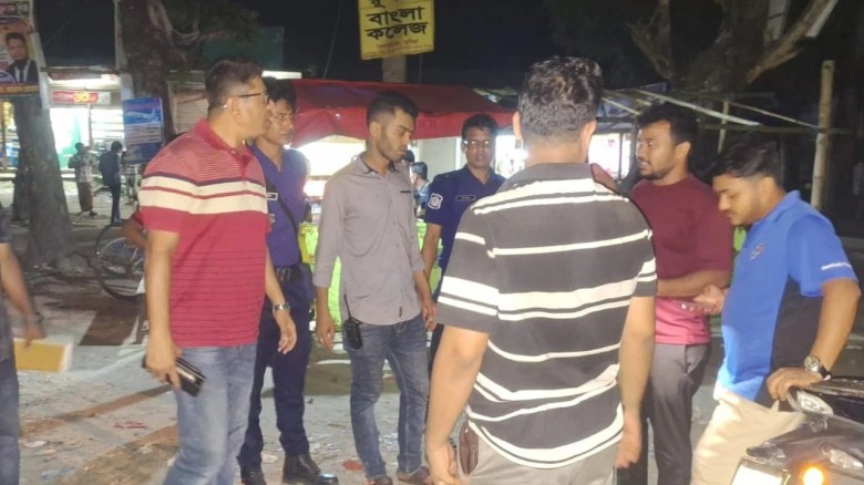 কুমিল্লায় কিশোর গ্যাং বিরোধী অভিযানে আটক