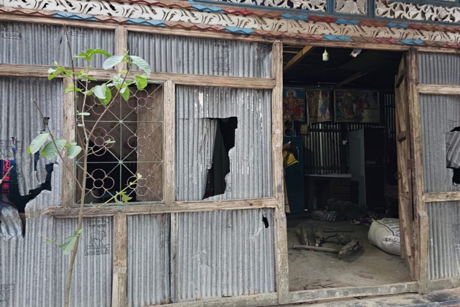 দেবিদ্বারে সংখ্যালঘু পরিবারের বাড়িঘর ভাঙচুর ও লুটের অভিযোগ 
