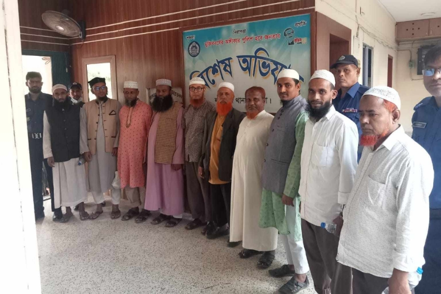 লাকসামে মাদ্রাসায় বৈঠক থেকে জামায়াতের আমিরসহ গ্রেফতার-১০